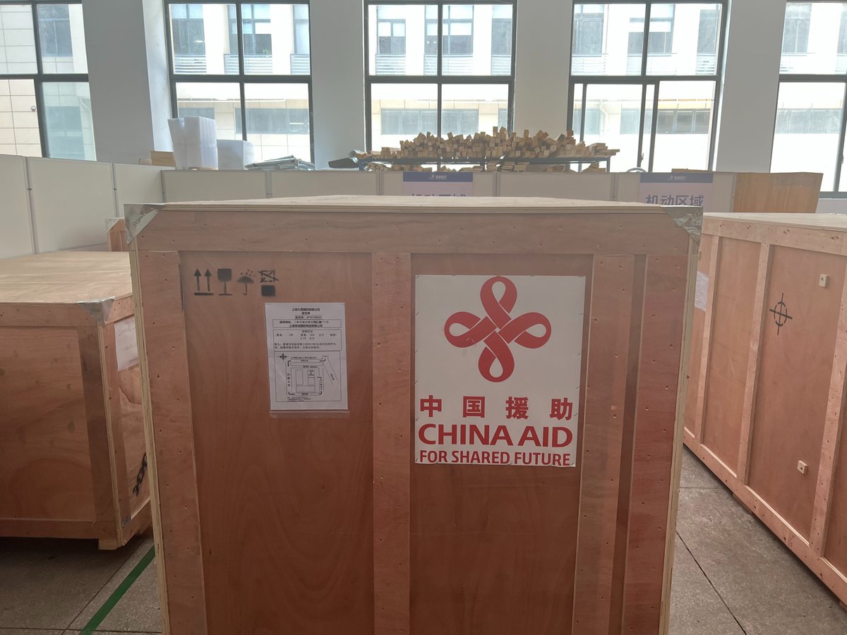 PerloveMedical's tweet photo. Exciting Announcement! We are thrilled to share that our Perlove has successfully delivered two high-end DRF #PLD9600A and  one high-end flat panel C arm #PLX7100A as part of the China-aided Lesotho project. #ChinaAidLesotho #TransformingHealthcare #PerloveMedical https://t.co/oirFBJsZNi