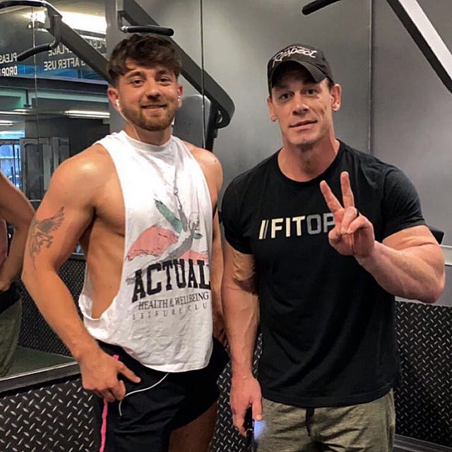 TomTigerJonsey's tweet photo. Me and John Cena working out in Liverpool #johncena #jdgyms #jdgymsliverpool #liverpool #johncenafans https://t.co/aYeV1fEl1Z