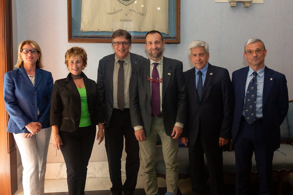 AmbAlonBar's tweet photo. All'@UniGenova con la Prorettrice Nicoletta Dacrema.  Intesa sulla volontà di intensificare i già eccellenti rapporti con i centri di #ricerca israeliani e le #università, in particolare nel settore energetico, della #cybersecurity, dell’analisi di rischio e della blue economy. https://t.co/Tt1RVhHmKq