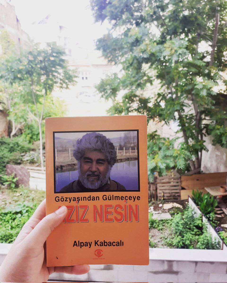 Fatmaozannn's tweet photo. Oya Ateş takmaadıyla 1947'de yazdığım bir kitabımın bibliyografyaya alındığını gördüm. Oya kızımın, Ateş de oğlumun adıdır. Asıl adımla yazsaydım bu kitabım okullara alınmayacaktı.
Bu kadar çok takmaad kullanmamın nedeni, bizdeki kanun dışı baskıdır. 

(Vatan, 26.10.1963) https://t.co/CWp9baeVLL