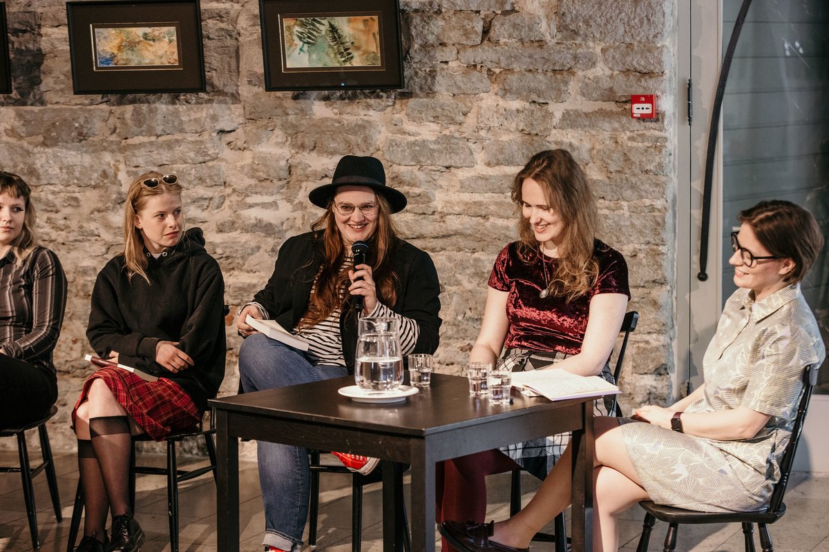 IF_Estonie's tweet photo. 📚Retour en images sur la présentation par les membres du jury au Theatrum du Choix Goncourt de l'Estonie 2022 décerné à l'ouvrage "Le Mage du Kremlin", dans le cadre du festival #HeadRead.
Avec le précieux soutien de @auf_org!
@AcadGoncourt @giulianode https://t.co/6aF8zeoT2i