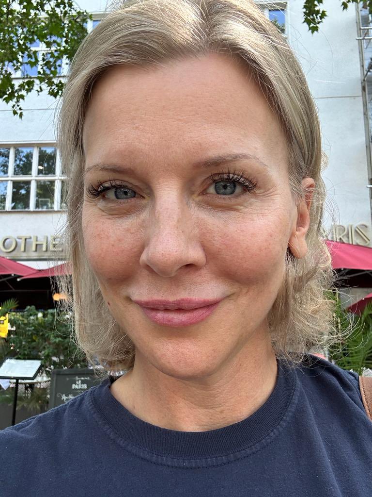 eva_habermann's tweet photo. Filterfree Friday 😎
#filterfreefriday #nofilter
#gutenmorgen #goodmorning
#blonde #smile #style #happy #picoftheday #photooftheday #evahabermann #nice #smile #moin #happy #summer #friday #berlin #Hitze https://t.co/wnWuLZYxbS