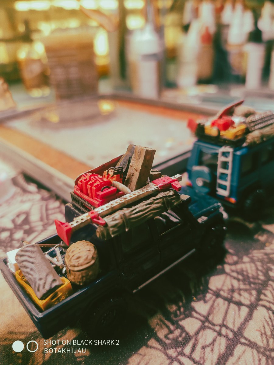 botakhijau's tweet photo. 1:64 scale Hotwheels/ tomica/ matchbox diecast https://t.co/wMc3NuBYOP