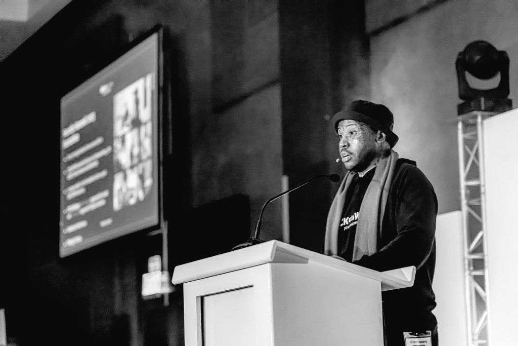 TiyaniTee's tweet image. This year I've worked on 57 software projects (one was presidential) but the work of Wednesday, will always be memorable! 😅
Just before we went on stage built a voting application in 22 minutes. Got used to vote for the #SS23Hack Summit Choice Award by #ITWebSS2023 delegates.