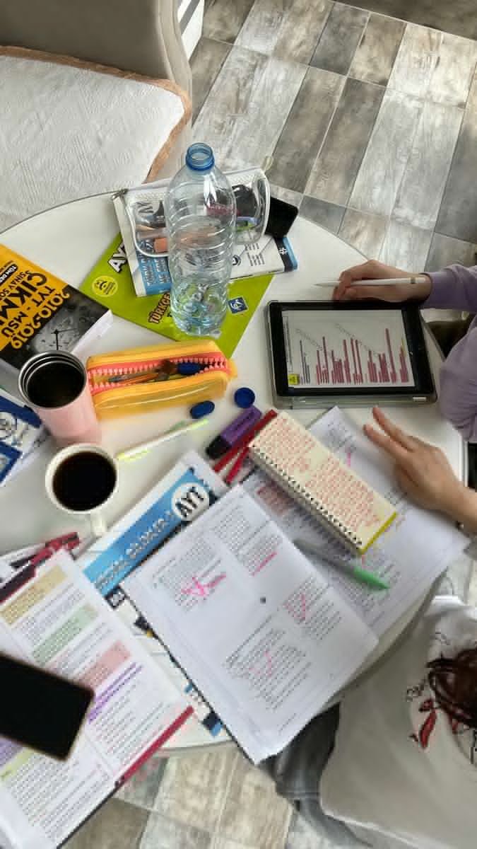 pilatesgirly's tweet image. always a good idea to study