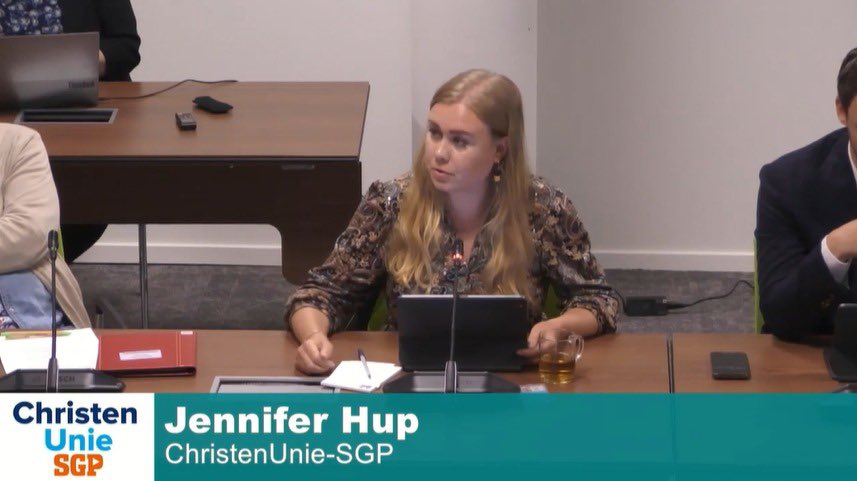 Gisteren deelde Jennifer de visie van de CU-SGP in de sessie huisvesting arbeidsmigranten. Zie haar bijdrage via de link: gemeenteraad.haarlemmermeer.nl/Vergaderingen/…                                       

#CUSGP #ArbeidsmigrantenBeleid #Haarlemmermeer #TeamCUSGP