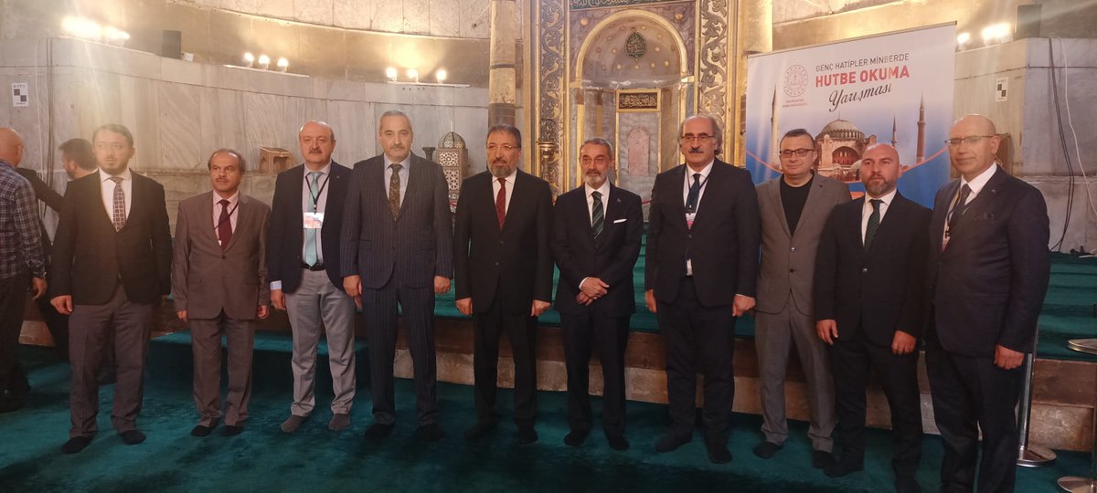Genel Müdürlüğümüz tarafından düzenlenen “Genç Hatipler Minberde” Hutbe Okuma Yarışması  Türkiye Finali, Ayasofya-i Kebir Cami-i Şerifi’inde başladı. 
Canlı izlemek için: instagram.com/mebdogm/live/