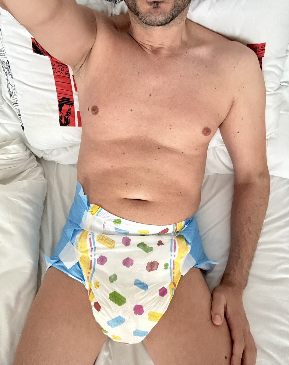 Mooorning 😴 Being a Lego boy this night 🥰 #diaperlover #diapergay #diaperboy #abdl #thickdiaperlife #thickdiaper #abdlboy #kiddodiapers #letsbuild #letsbuilddiapers