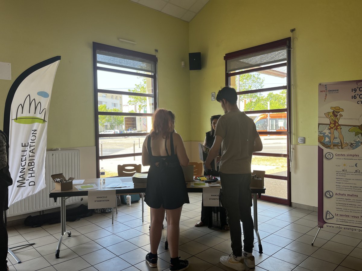 📢 Hier nous étions présents sur le Forum du logement organisé par Mission Locale de l'Agglomération Mancelle
 
✅Cette matinée nous a permis de nous rendre au plus près des jeunes, pour leur faciliter l’accès au logement. 
N’hésitez pas à vous rendre sur notre site internet.