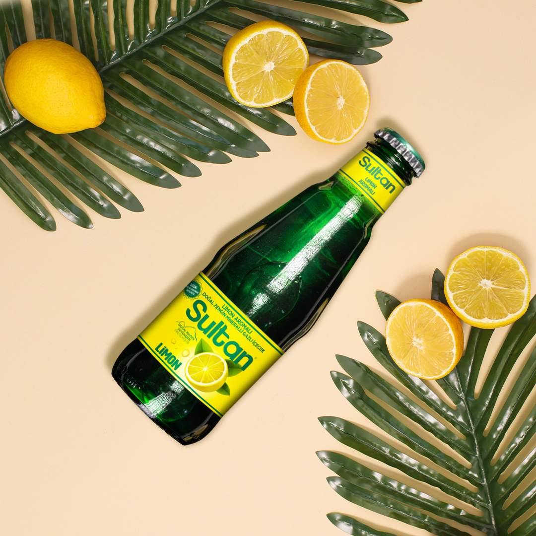 sultanicecek's tweet photo. Limonun ferahlığı ve tazeleyen kokusu Sultan Limon Aromalı Maden Suyu hep sizinle!🍋
#sultaniçecek #madensuyu #doğal #doğalkaynak #limon #içecek #ferahlık #tazelik https://t.co/8WXVY0kMuy