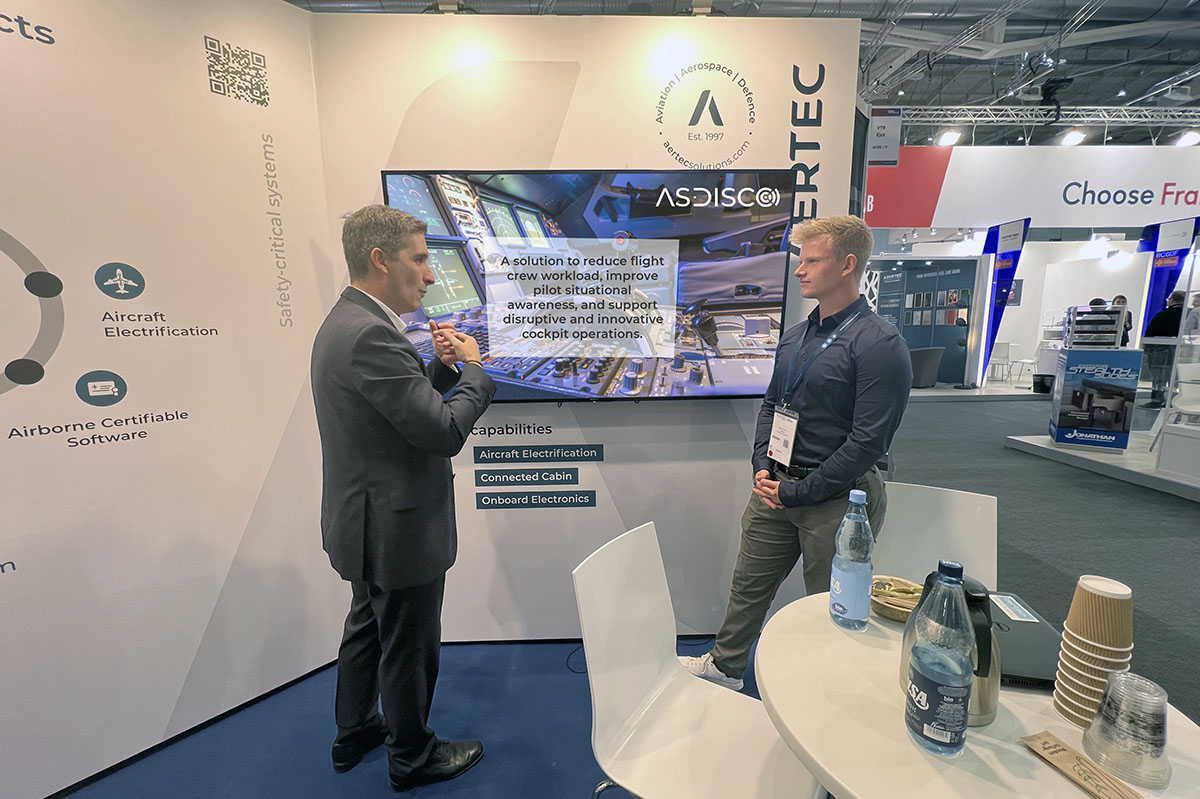 During Aircraft Int Expo #AIX, celebrated in Hamburg this week, we also had the opportunity to talk about AS-DISCO, a solution to reduce flight crew workload, improve pilot situational awareness, and support disruptive and #innovative cockpit operations. hubs.la/Q01SXBSy0