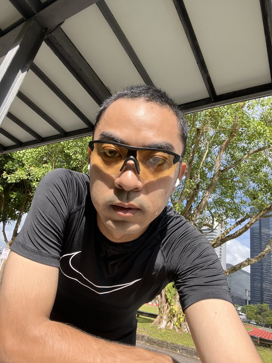 kkswfdihd's tweet photo. New shades from @districtvision https://t.co/RO2SuHoBR9