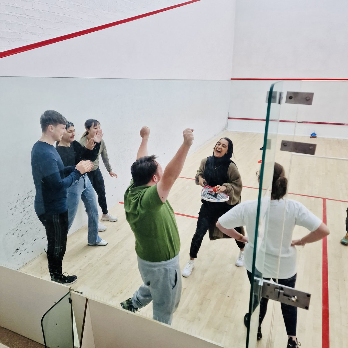 We've got that Friday feeling  😄🙌

It looks like @IMAS_sport4all participants had the best time on court yesterday at Old Crossleyans with @CalderSquash!

Mixed Ability squash rocks 💪
