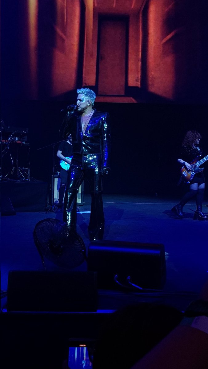 GlamAnus's tweet photo. More pics from @adamlambert 05-06-23 London #RoyalAlbertHall https://t.co/SbUk531AQ8