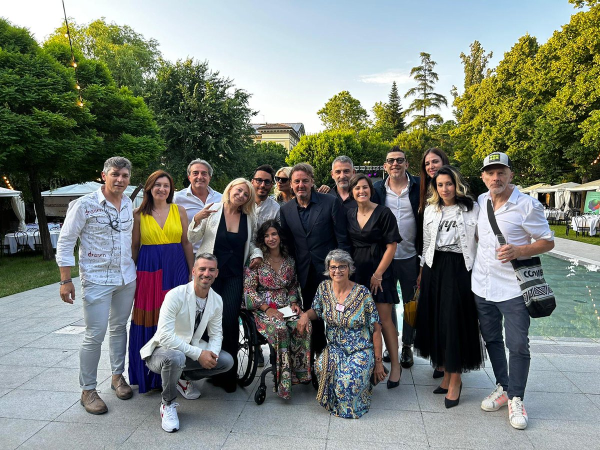 Auguri di buon compleanno <a href="/MarinaRomoli1/">Marina Romoli</a> 🎂 

Che tu sia sempre circondata dall'amore che meriti e il tuo/nostro sogno sia un anno più vicino 💗

#marinaromolionlus #wecandoit #dontgiveupthefight #diversamenteforti #motivan #happybirthday