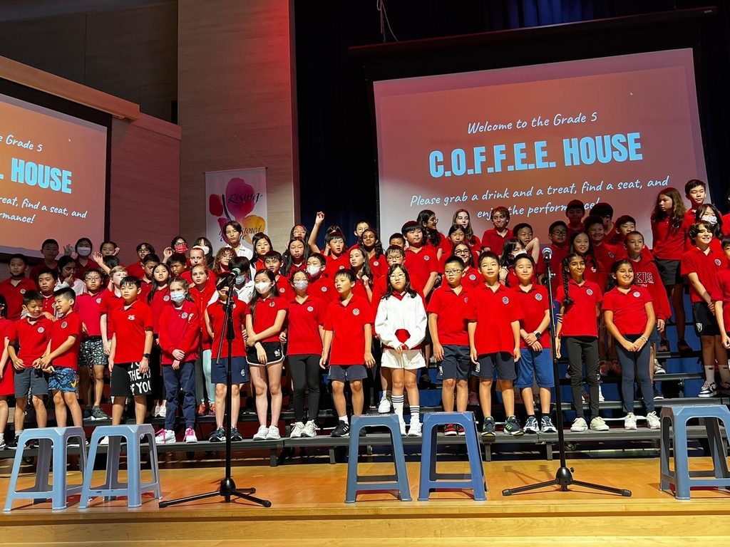 #HKIS rocks...literally! 🤘 Our in-house Upper Primary rockstars performed at the fifth grade coffee house to celebrate their promotion to Middle School. Can you name that tune? 🎶 🎸 Music program and mini-celebrities organized by Claire Kirk and Hannah Qualls.