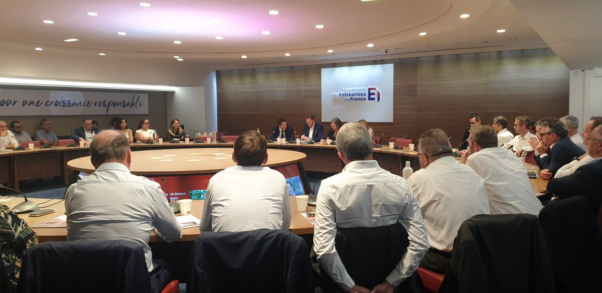 CerameUnie's tweet photo. Excellent exchange yesterday with @medef President @GeoffroyRDB at the @_FFTB_ General Assembly covering EU and French policies affecting the industry. https://t.co/tqUKuHzaIL