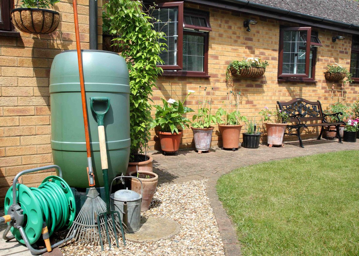 ChilternSociety's tweet photo. Our River Chess Smarter Water Catchment team will be at @AmershamActnGp Environment Action Day, at St Micheal's Sq, tomorrow, Saturday 10th June.
Come along for tips on what we can do in our homes to save water and help the environment.
#climateactionday #amersham #RiverChess https://t.co/VA9ToR6DpZ