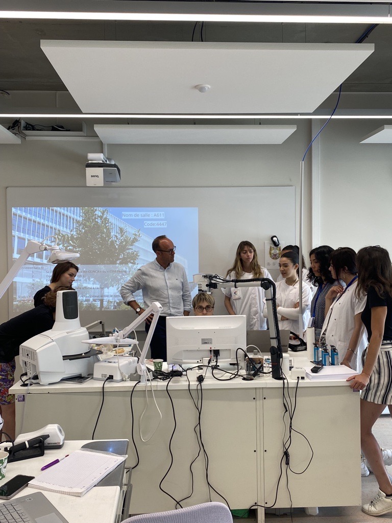 CampusSudMetier's tweet photo. ➡️Retour sur la présentation de gamme #RENFERT pour les prothésistes dentaires du #CampusSudMetiers
➡️Focus sur la technique d'impression 3D ORTHO DENTISTE avec EASYVIEW +
Plus d'informations sur nos formations :
https://t.co/gtPl70ElL6
#CSMlife #Cmonfutur https://t.co/d9vdgnfbtU