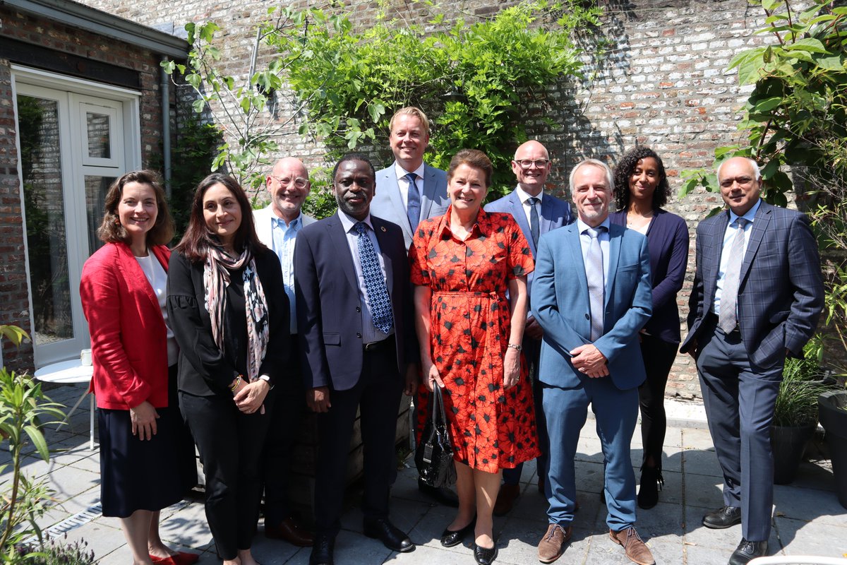 UNUMERIT's tweet photo. We have the honor of hosting our @UNUniversity Rector Tshilidzi Marwala and Int'l Advisory Board here in #Maastricht. Here are scenes so far from an #AI workshop, lunch with Mayor @AnnemariePenn and city Aldermen, and a great event with our students. Welcome @tmarwala! https://t.co/KYYPMvlAuJ