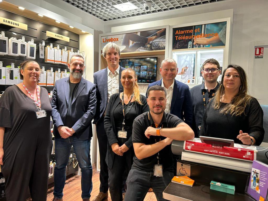 NDrouillet's tweet photo. Deux belles journées avec les équipes @OrangeCorse à Ajaccio et Bastia ! Des collaborateurs 👬engagés et agiles pour accompagner nos clients sur ce territoire d’exception et préparer la saison estivale ! 🏝️🚢 https://t.co/VBZdxc80ob