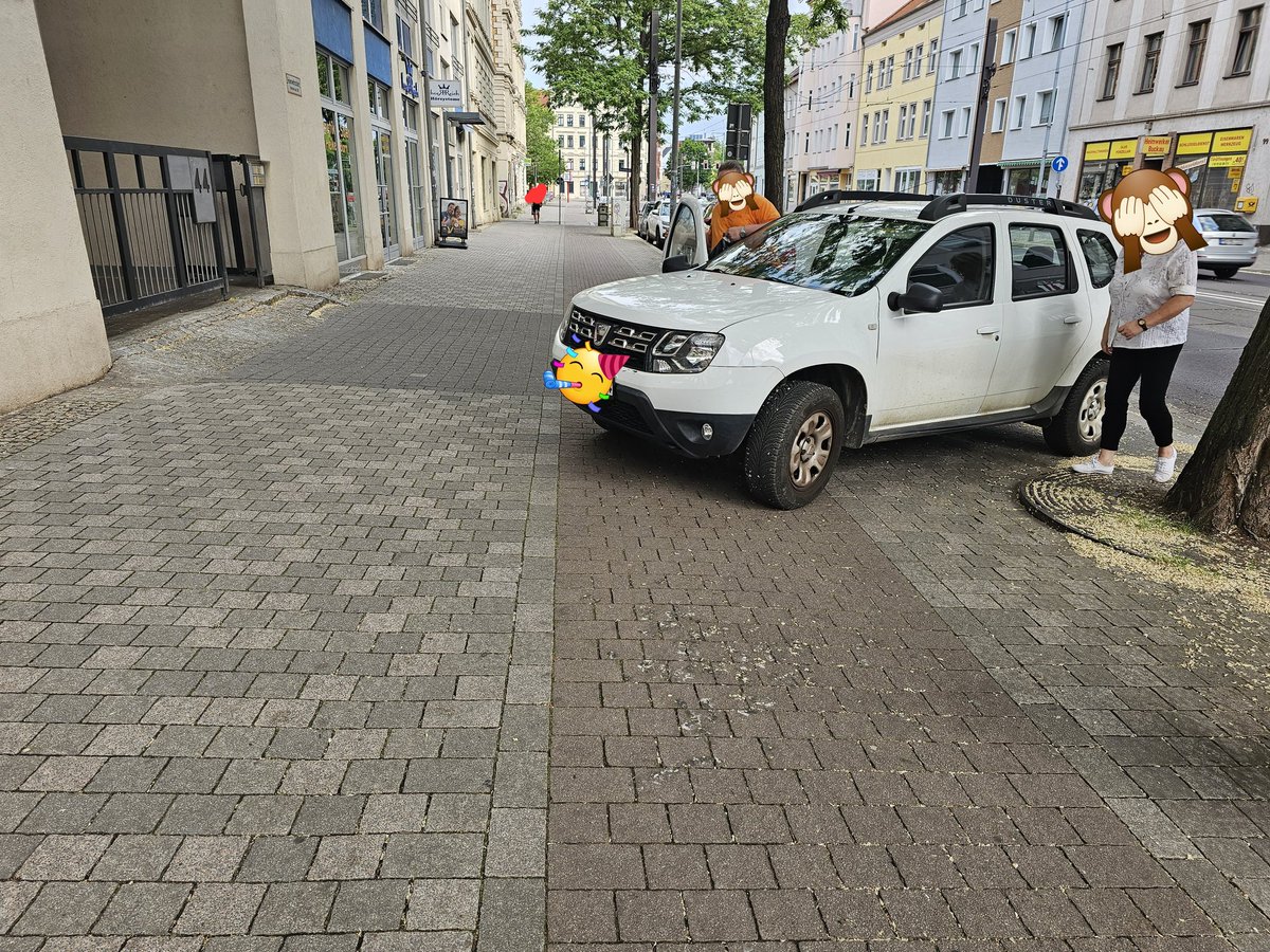 extraspur's tweet photo. Ein Otto parkt selten allein.
Ist der eine raus, kann der nächste gleich rein. #ottoparktüberall
@ottoparkt https://t.co/UnCytja0h6
