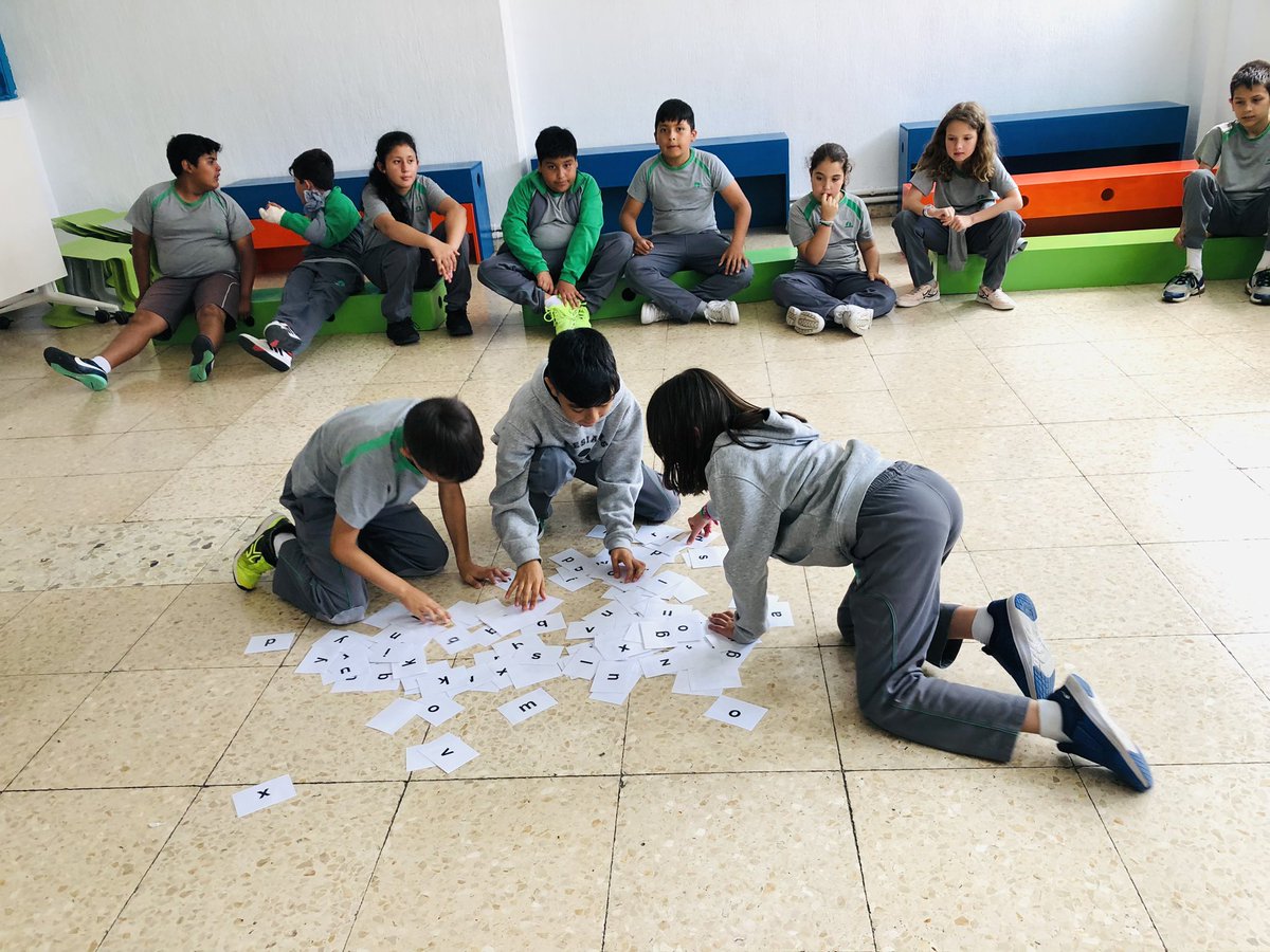 SalesianasSJ's tweet image. Working on our spelling skills 🚀  #Beda #SomosSalesianas #LaAlegríaDeCrecerJuntos #ContigoTodoEsMejor