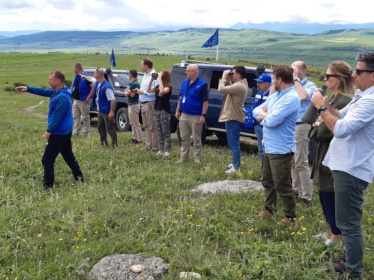 EUMMGeorgia's tweet photo. Privileged to host 🇪🇺#CIVCOM working visit over last 5 days. It enabled the delegation to gain a comprehensive understanding about the security situation on the ground. @eu_eeas @EUSec_Defence

👉Read more:
https://t.co/gpQFeBBSfE https://t.co/9X7JvckrFv
