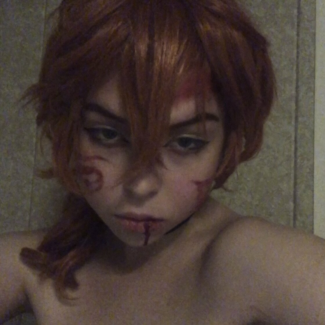 это я просто губу разбила и решила что надо пользоваться ситуацией