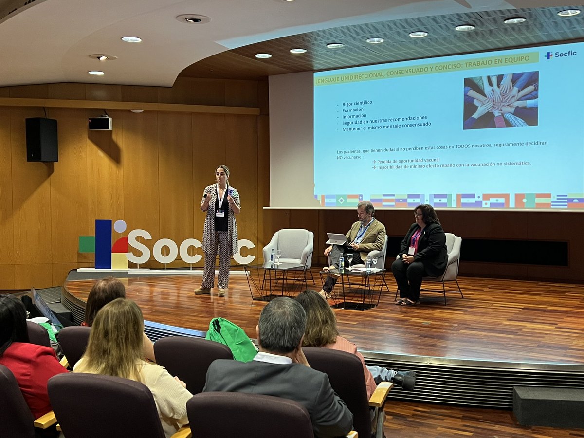 Es el turno de hablar de vacunación:

🔵Actualización en vacunación y rol del farmacéutico
Modera: Guillermo Bagaria
Ponentes: Cynthia Crespo y María Dolores Fernández

#SOCFIC
#CongresoSOCFIC #SOCFIC2023 #SOCFICBCN #FarmaciaIberoamérica