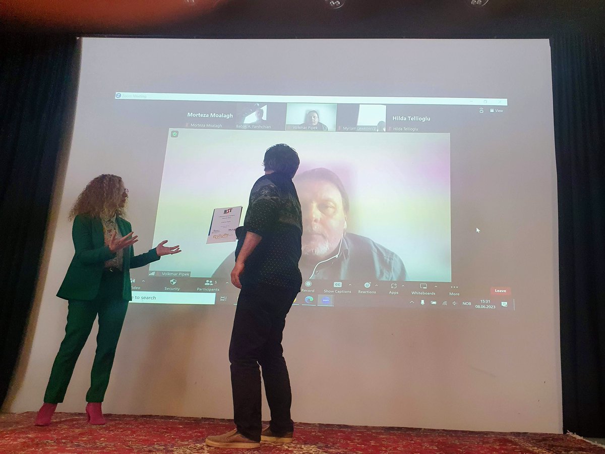 ECSCW's tweet image. Congratulations to @volkmarpipek for receiving the 2023 IISI-EUUSET Lifetime Achievement Award at #ECSCW2023. We enjoyed Volkmar&apos;s speech, giving a glimpse of his motivation and research trajectory.  🏆