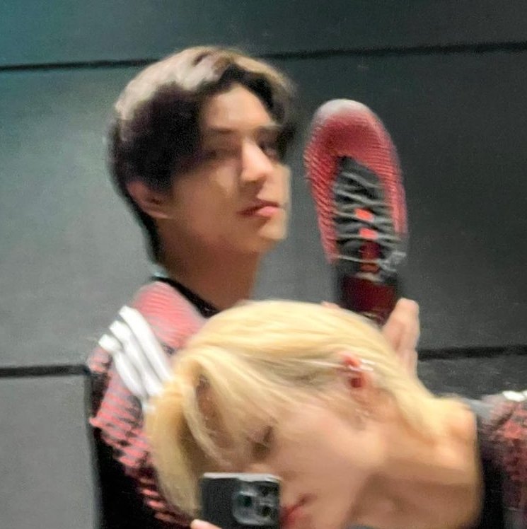 no context enha tweet media
