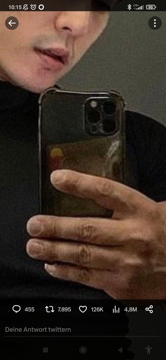 CStik_Smash's tweet photo. @PLDroneOperator Don't know why he photoshopped His Phone tho. Little curvy on top https://t.co/eLCL5jek4r