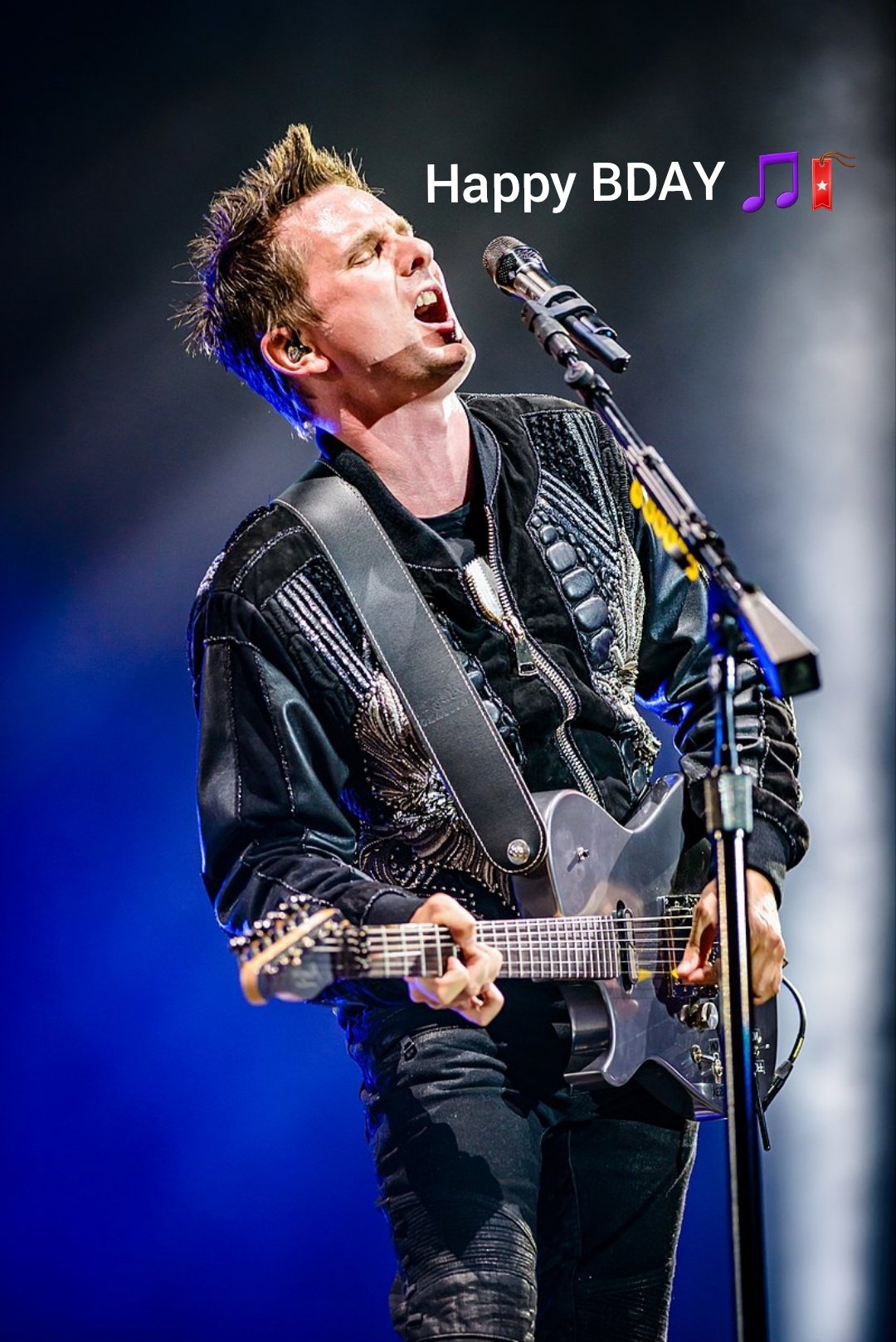 Happy 45th Birthday to Matthew Bellamy, leader du groupe MUSE . 