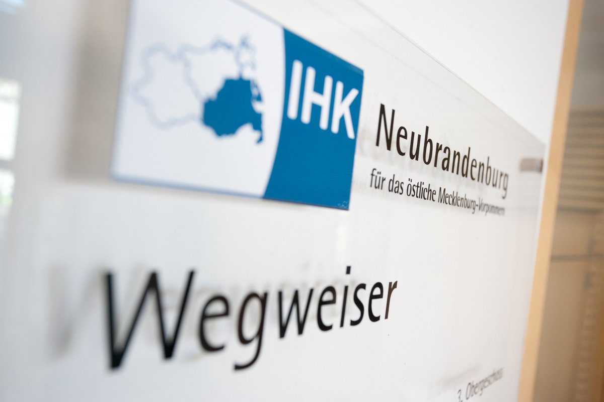 Lust auf neue berufliche Herausforderungen? Wir suchen einen Mitarbeiter/-in im Sekretariat (m/w/d). Mehr Infos: neubrandenburg.ihk.de/ihre-ihk/ihk-s…