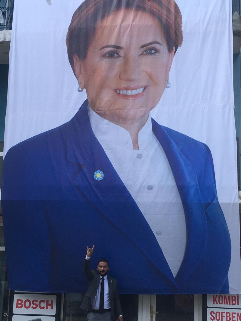 Genel başkanımız sayın <a href="/meral_aksener/">Meral Akşener</a> öncülüğünde gençlik kolları olarak gece gündüz çalışarak, varımızı yoğumuzu ortaya koyarak, çok emek vererek mücadele ettik, etmeye de devam ediyoruz.
İsmini duymadığımız şahsiyetler hadlerini aşarak Genel Başkanımıza saygısızlık etmiştir.+
