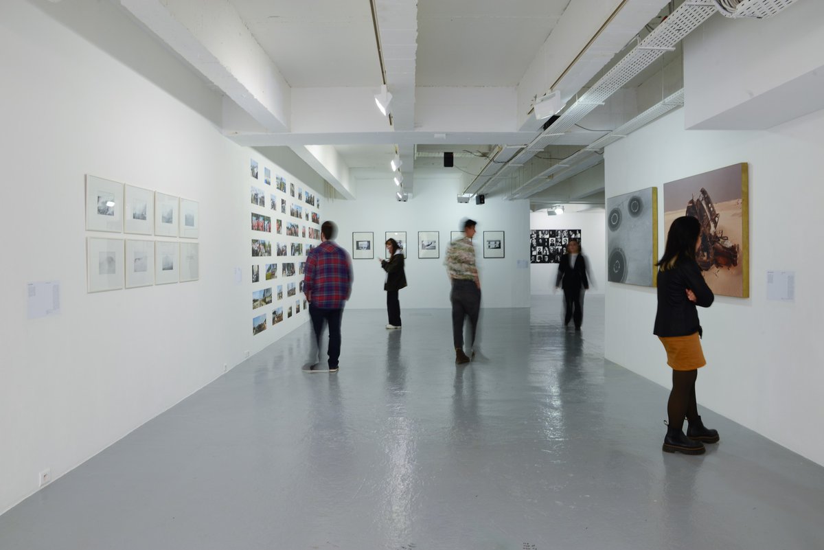 #exposition | #Photographie

Dernier jour pour profiter de l'exposition "La photographie documentaire en action entre expérience(s) et histoire(s)" à la Galerie Art &amp; Essai !

📌Galerie Art &amp; Essai, <a href="/UnivRennes_2/">Université Rennes 2</a> (sous la <a href="/BURennes2/">BU Rennes 2</a>) de 13h à 18h !