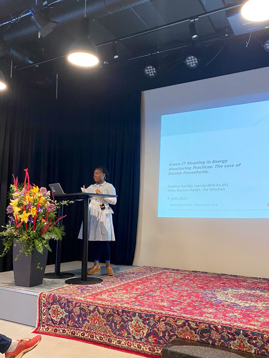 ECSCW's tweet image. Great presentations in paper session 6: Assisting and maintaining🌟 Thank you for your contributions! #ECSCW2023