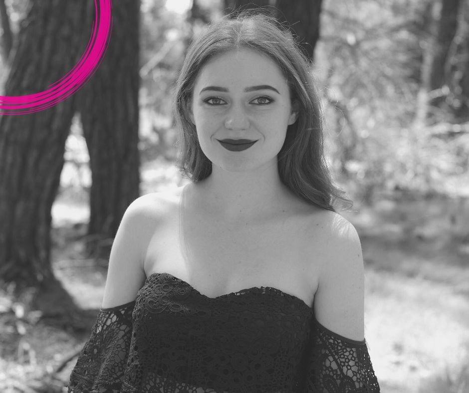 TablelandsArts's tweet image. This week we caught up with Southern Highlands based abstract artist Monique Turczynski, whoes abstract works will be on display tat Bowral Art Gallery Workshop 1, 10 am – 4  pm, June 10/11 &amp;amp; 12. 

See the full story at our Stories Page southerntablelandsarts.com.au/monique-turczy…