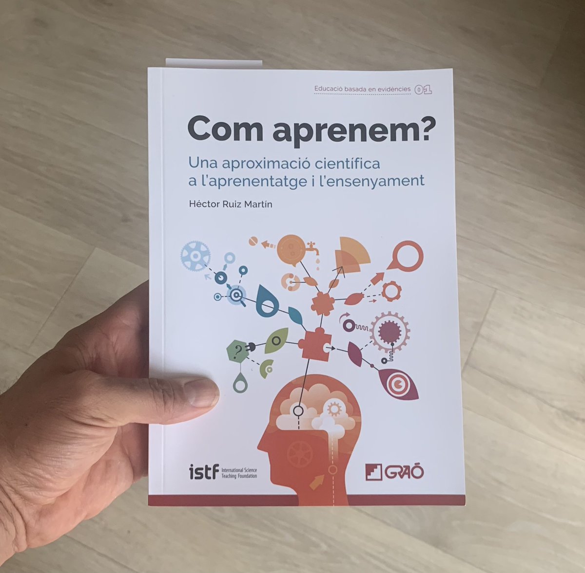 AaronOliveres's tweet photo. Ja el tinc!!
Moltes gràcies, Héctor Ruiz, per apropar-nos evidències científiques per entendre com aprenem i com podem ensenyar millor
@hruizmartin
@EditorialGrao
#entredocents
#ensenyar
#aprenentatge
#ComAprenem https://t.co/HbHbgAYVIh