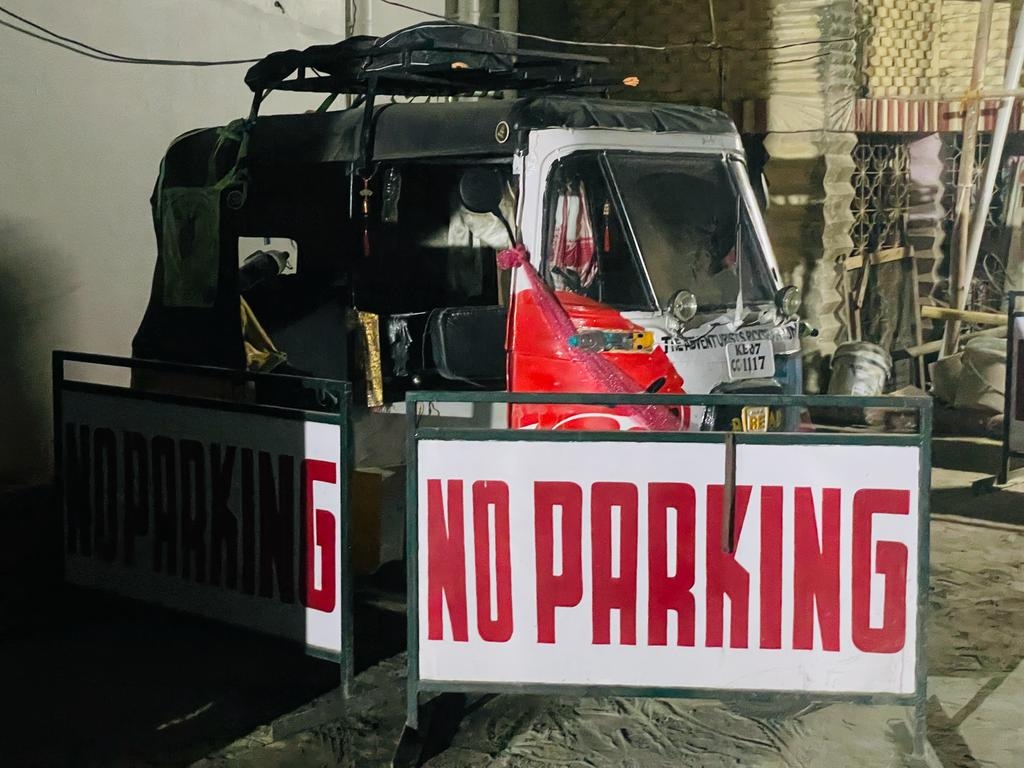 rickshawrunlive's tweet photo. Team High maintenance got lost in translation whilst settling in for the night. Track them here:
https://t.co/QDoU4WG8rq

#theadventurists #rickshawrunnortheast #rickshawrun https://t.co/ndORDr0XGL