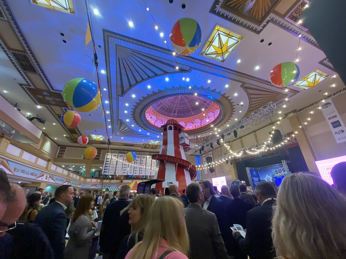 Hello #businessday <a href="/bridspa/">Bridlington Spa</a> 🌞🎪