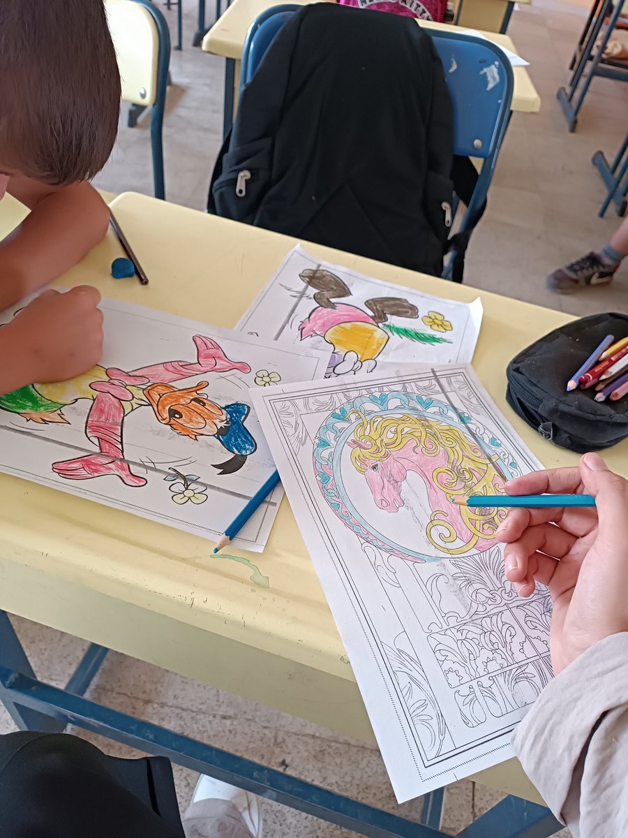 Bugün sınıfta Öğretmenimiz yoktu🎊🖌