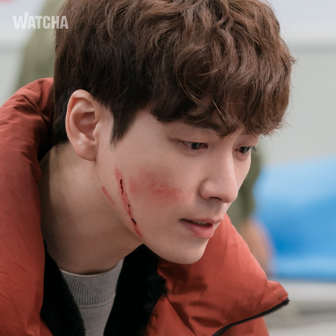 알티타니까 좀 더 영업합니다 여기서는 빌런 아님(중요) 팬싸인회 지각 하는 모습도 보여줌(귀여움) 댕댕미 넘치는데 잘생김(비주얼적 만족감)...