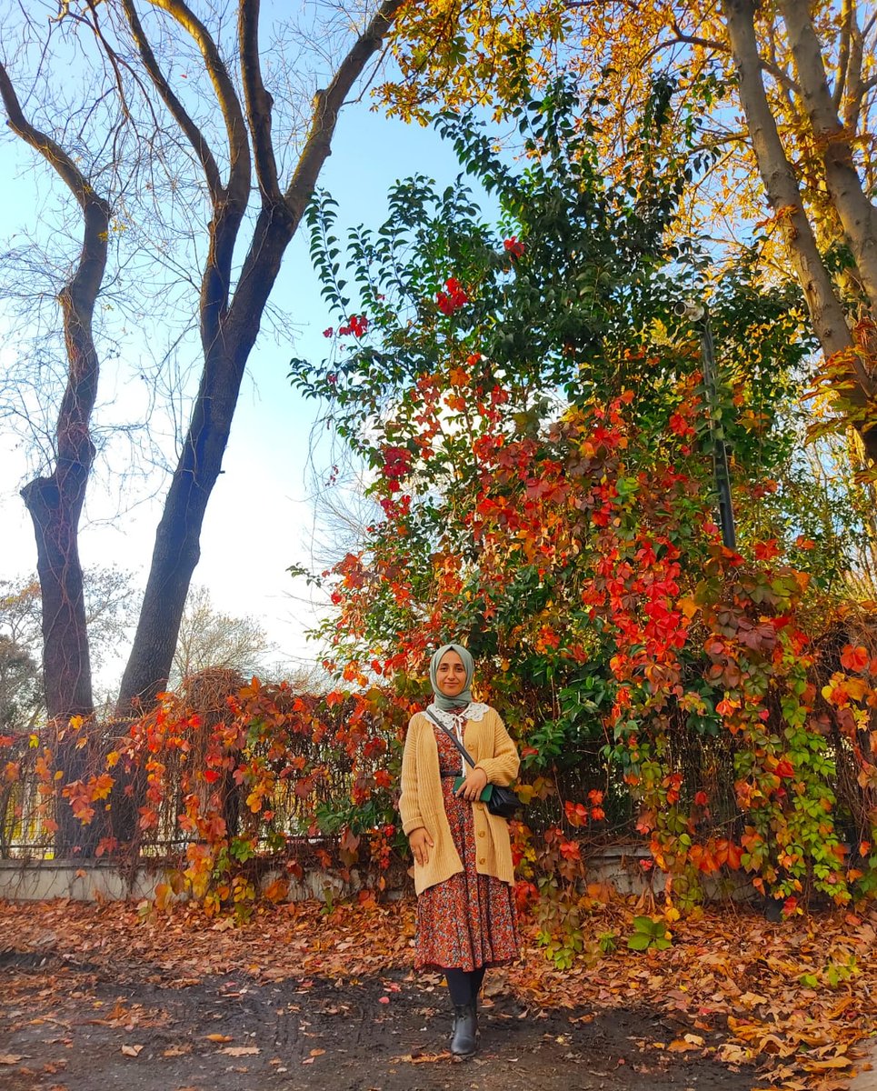 Mesela fotoğrafa bakınca kendim var. Fakat ben bakınca onu ve anılarımızı görüyorum. Hep daha güzellerini inşallah ❤