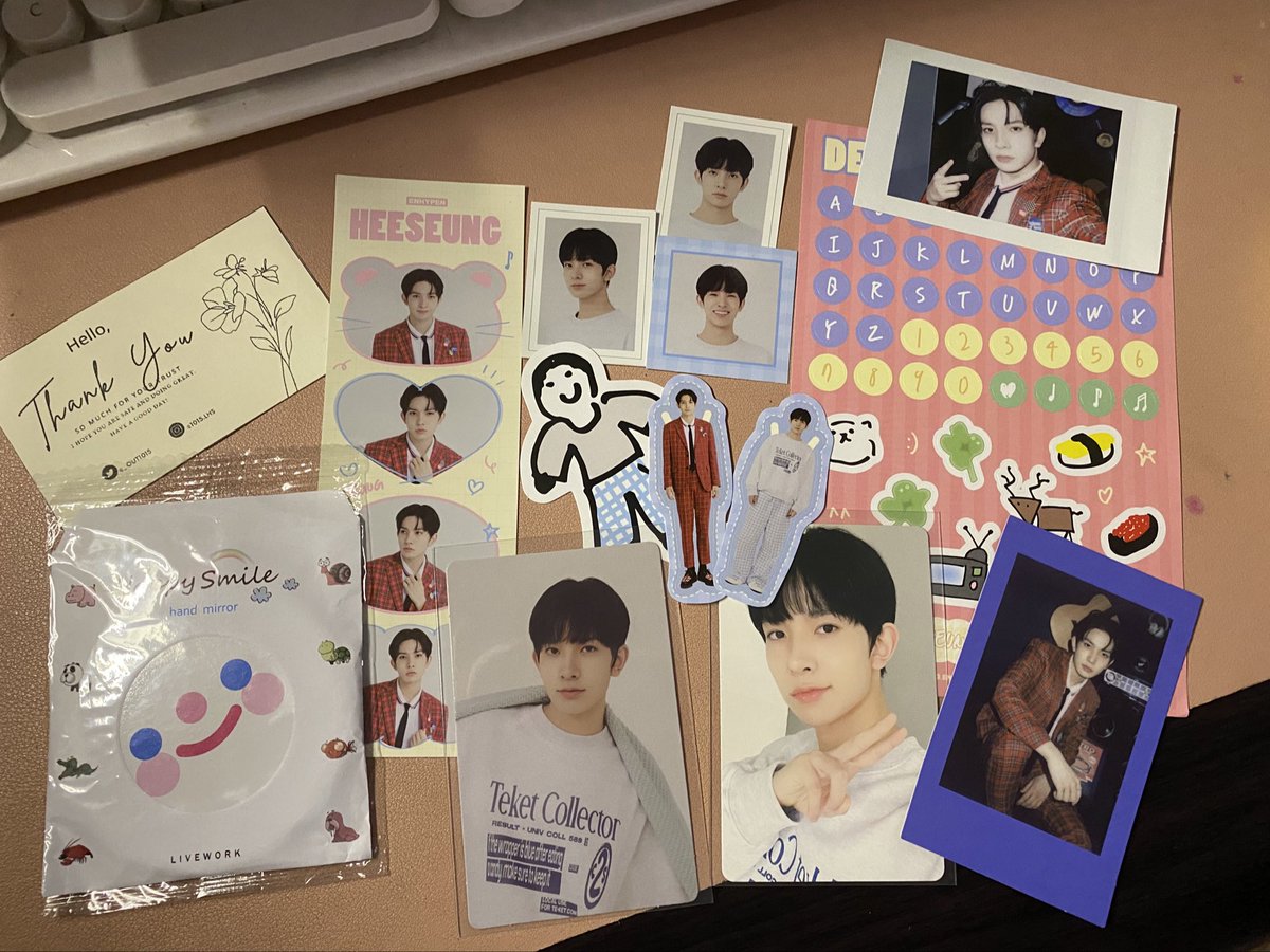 mingieeeeee's tweet photo. This is my first of many (I think?) enhypen merch kasi broke pa aq hihi thank you @_out1015π«Άπ» #caixieproofs #ENHYPEN #heesung https://t.co/Fh8fc1EDIx
