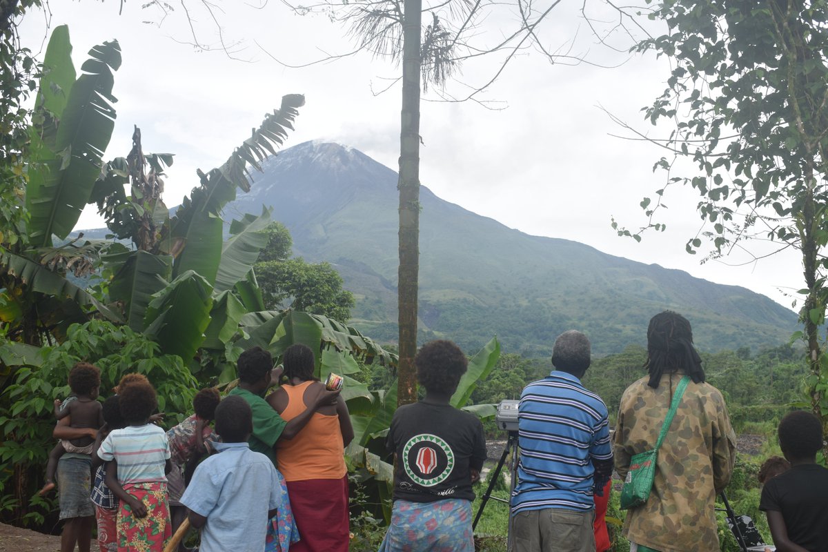 We discuss monitoring &amp; risk mitigation. At Bagana, community resilience is born of deep knowledge of the volcano and its hazards. Deeply grateful to the Wakovi community for hosting us &amp; sharing their knowledge. Also huge thanks to our partners at Rabaul Volcano Observatory. 5/