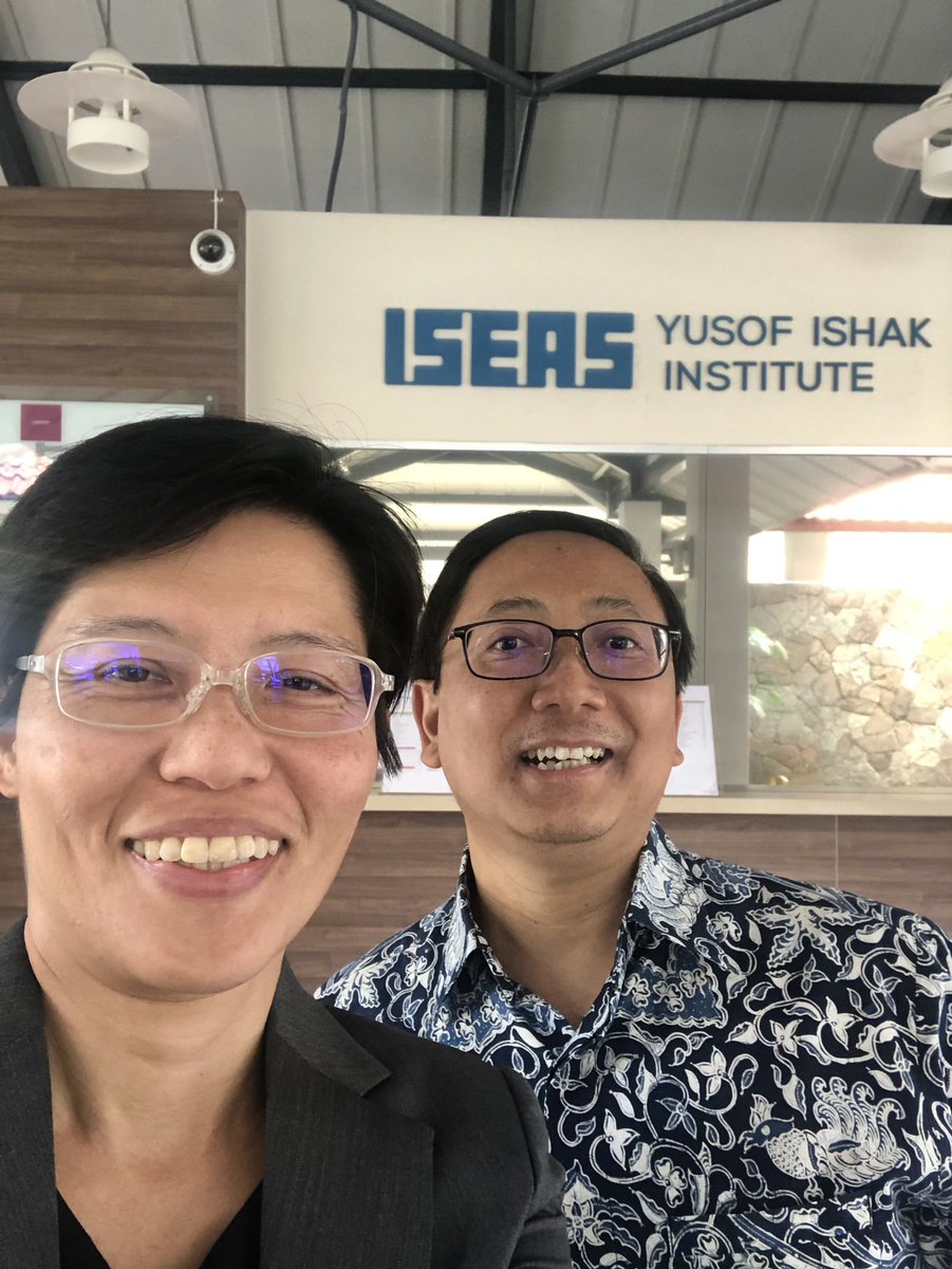 JuliaMLau's tweet photo. So pleased Dr Amalia Adininggar Widyasanti, Dy Minister, Economic Affairs graced ISEAS to discuss Indonesia's Vision 2045 with UAJ's Dr Agustinus Prasetyantoko as commentator, in "Indonesia’s Economic Policy &amp; Challenges from Jokowi to (a) New Government". With @ipp_atmajaya https://t.co/cg87CJj49M