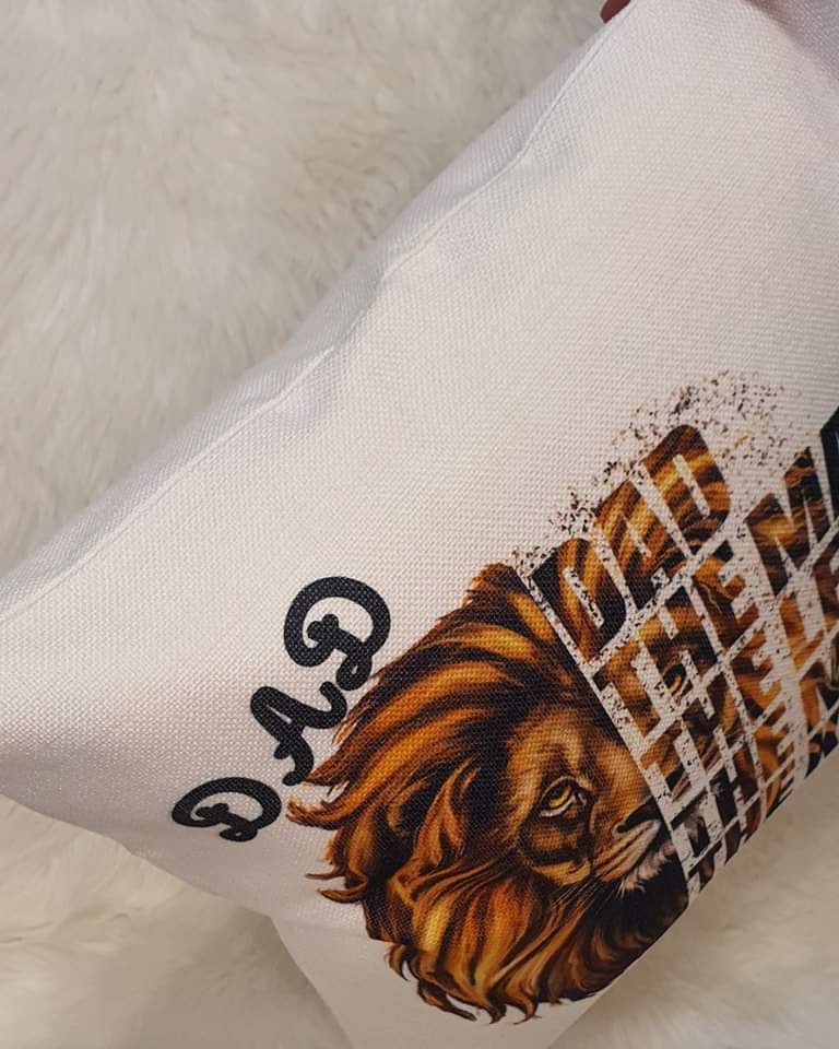 Personalised Father's Day Lion King pillow.

etsy.com/listing/148828…

  #supportsmall #ukmakers1 #handmad #craftbizparty #handmadewithlove #handmadegifts #foryoupage #htlmpinsta #htlmp #fyp 
 #personalisedgifts  #fathersdaygifts #daddy #birthdaygift