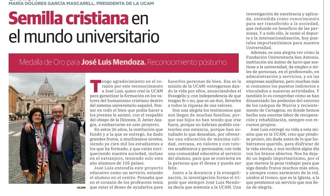 Nuestra Presidenta, María Dolores García, a su esposo y fundador de la Universidad, José Luis Mendoza, condecorado hoy con la Medalla de Oro de la Región, a título póstumo. Via <a href="/laverdad/">laverdad</a>